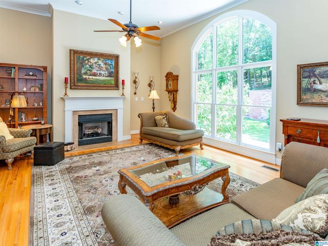 147 INDIAN GATE CIRCLE, Indian Springs Village, AL 35242