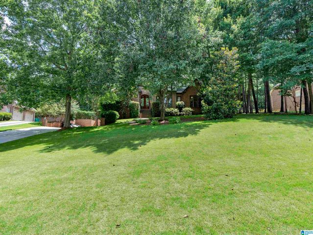 147 INDIAN GATE CIRCLE, Indian Springs Village, AL 35242