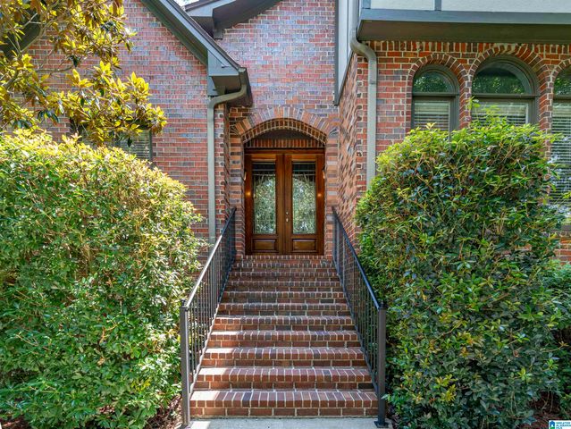 147 INDIAN GATE CIRCLE, Indian Springs Village, AL 35242
