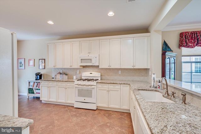 3 HIGHT BLVD, Hightstown, NJ 08520