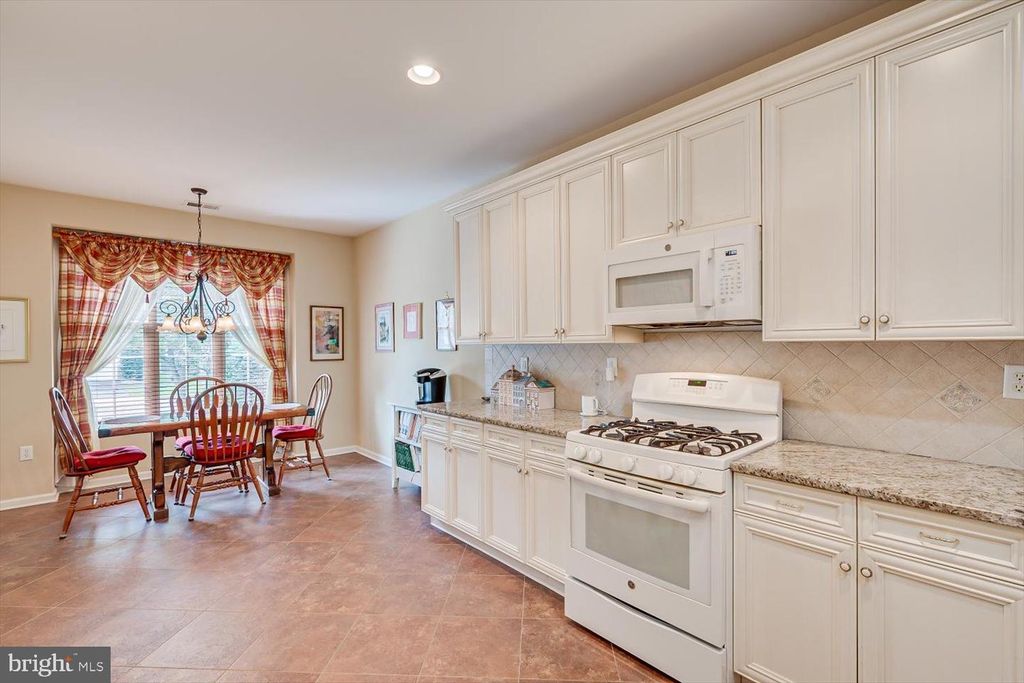 3 HIGHT BLVD, HIGHTSTOWN, NJ 08520 — photo 2