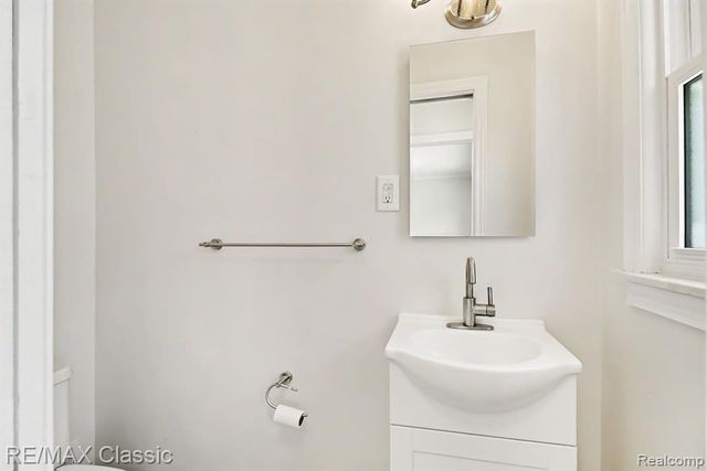 28691 Hales Street, Madison Heights, MI 48071