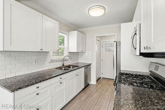 28691 Hales Street, Madison Heights, MI 48071