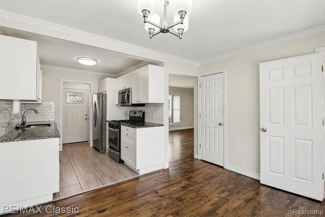 28691 Hales Street, Madison Heights, MI 48071