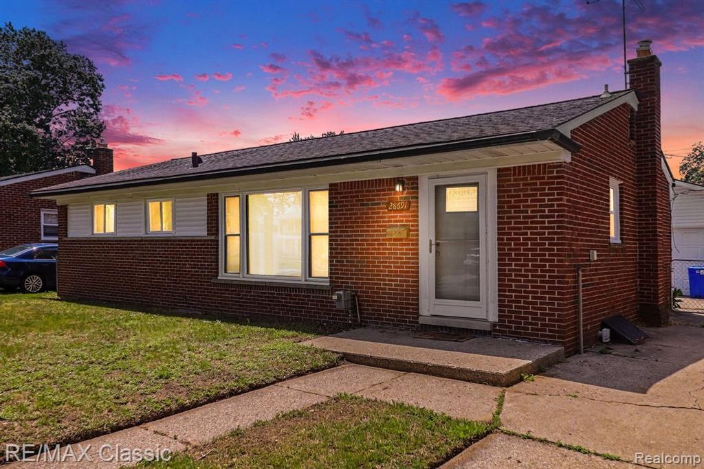 28691 Hales Street, Madison Heights, MI 48071
