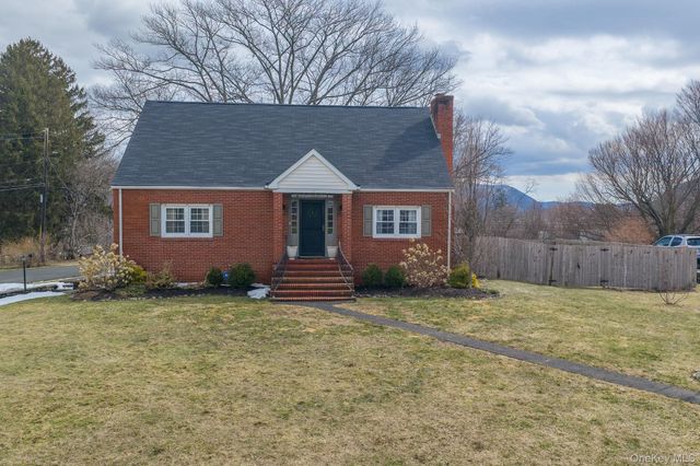 5 Sunrise Terrace, New Windsor, NY 12553