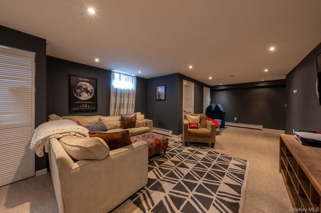 5 Sunrise Terrace, New Windsor, NY 12553