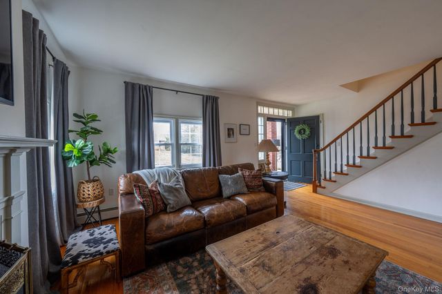 5 Sunrise Terrace, New Windsor, NY 12553