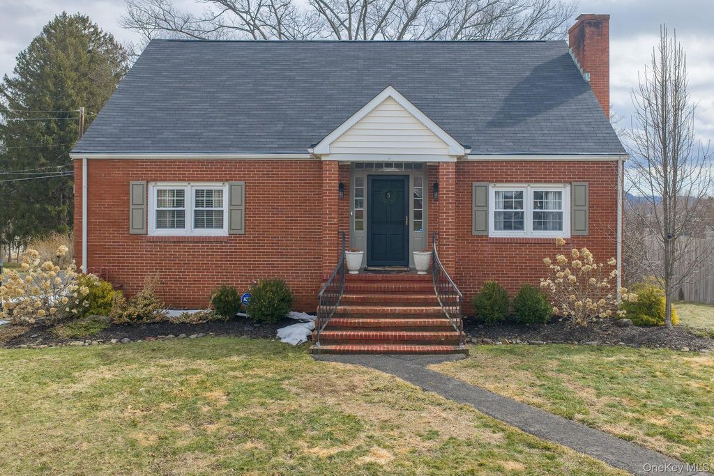 5 Sunrise Terrace, New Windsor, NY 12553