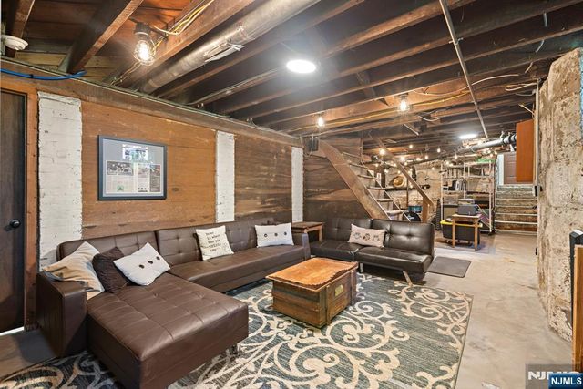 70 Ridge, Rutherford, NJ 07070