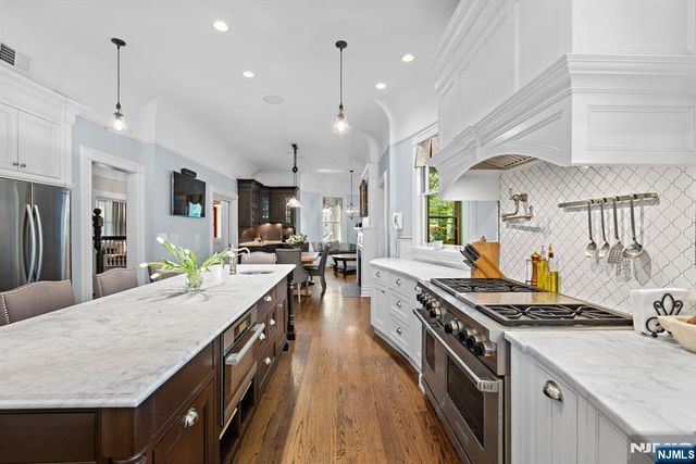 70 Ridge, Rutherford, NJ 07070