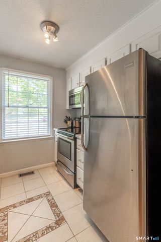 283 Strawberry Circle, Windsor, CT 06095
