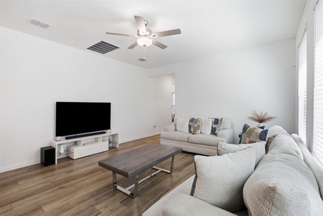 1121 Western Yarrow Avenue, Justin, TX 76247
