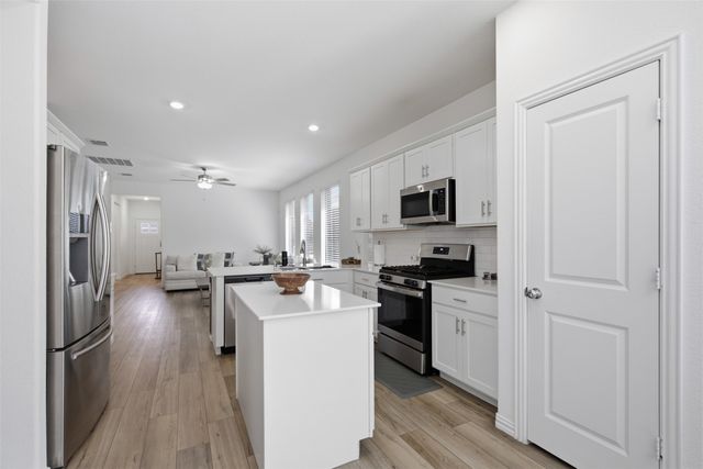 1121 Western Yarrow Avenue, Justin, TX 76247