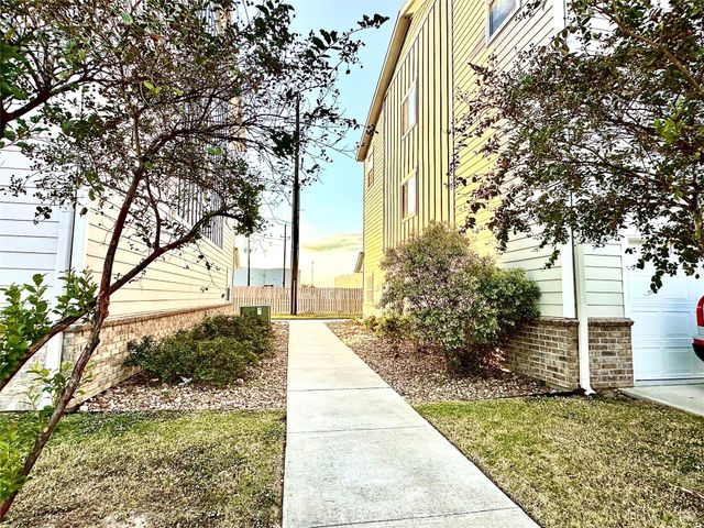 21155 Gosling Road, Spring, TX 77388