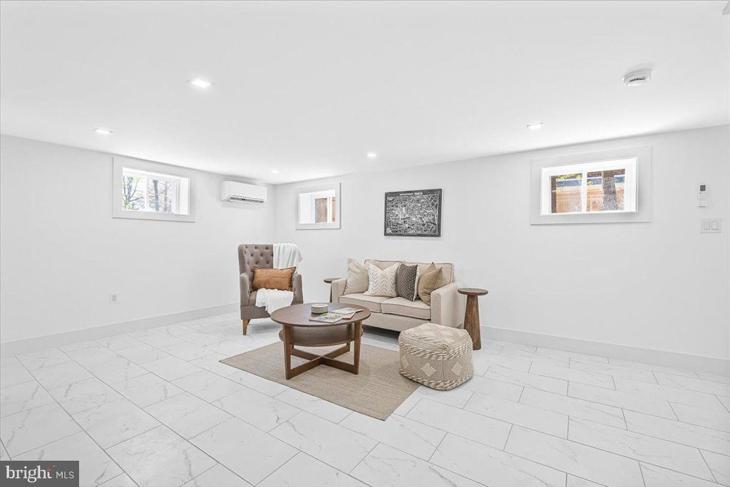 Image 24 of property listing at 2613 E WEST HWY, Chevy Chase, MD 20815