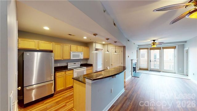 718 W Trade Street 809, Charlotte, NC 28202