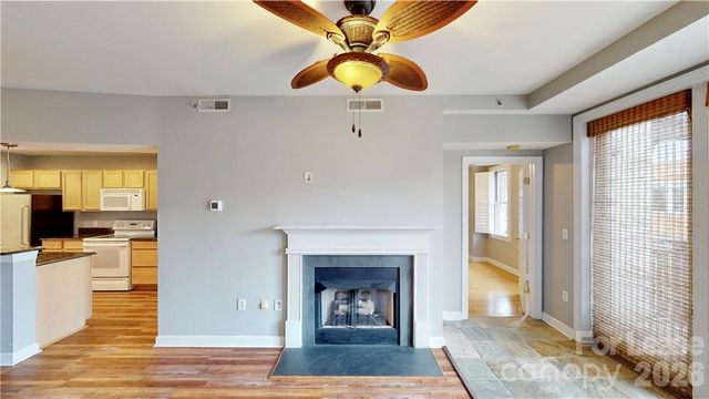 718 W Trade Street 809, Charlotte, NC 28202