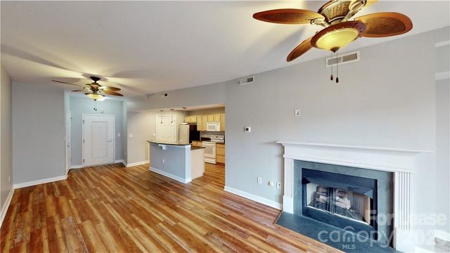 718 W Trade Street 809, Charlotte, NC 28202