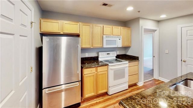 718 W Trade Street 809, Charlotte, NC 28202