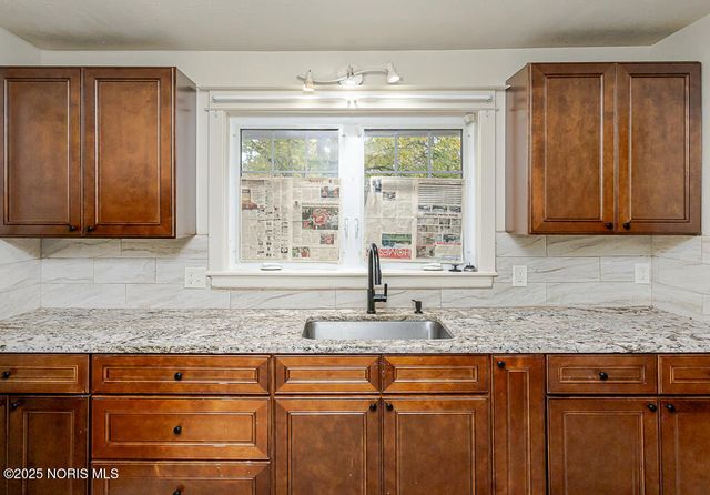 914 Moore Street, Toledo, OH 43608