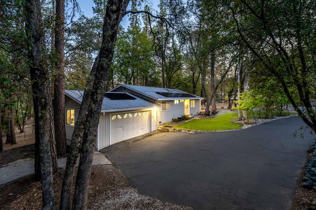 19651 Echo Blue Dr, Penn Valley, CA 95946