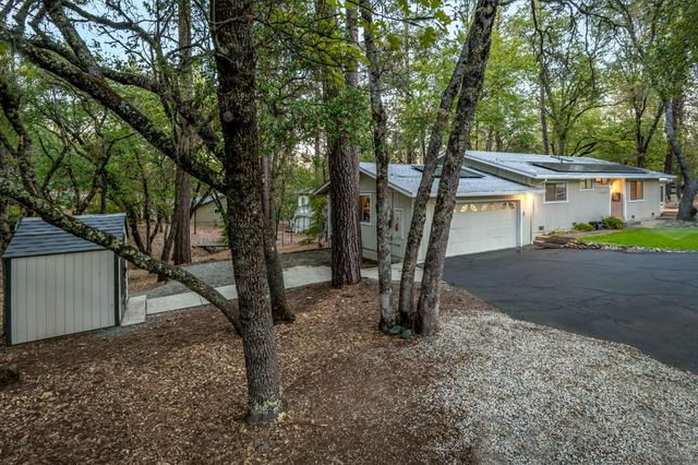 19651 Echo Blue Dr, Penn Valley, CA 95946