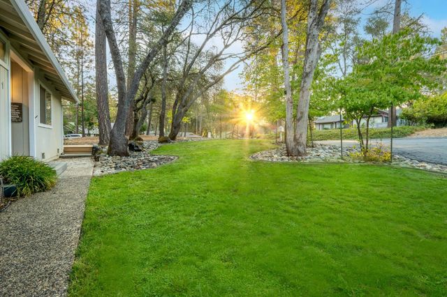 19651 Echo Blue Dr, Penn Valley, CA 95946