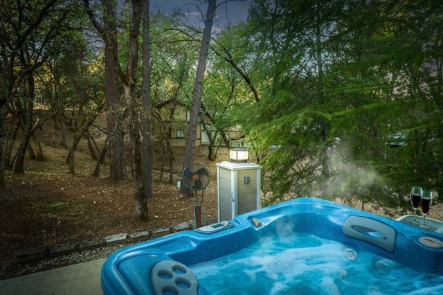 19651 Echo Blue Dr, Penn Valley, CA 95946
