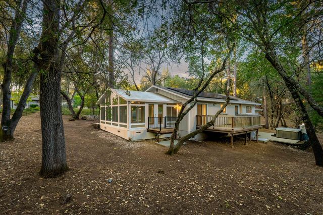 19651 Echo Blue Dr, Penn Valley, CA 95946