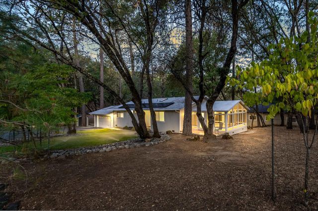 19651 Echo Blue Dr, Penn Valley, CA 95946