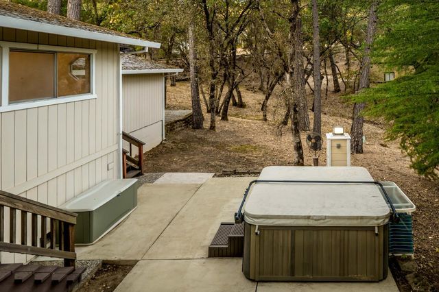 19651 Echo Blue Dr, Penn Valley, CA 95946