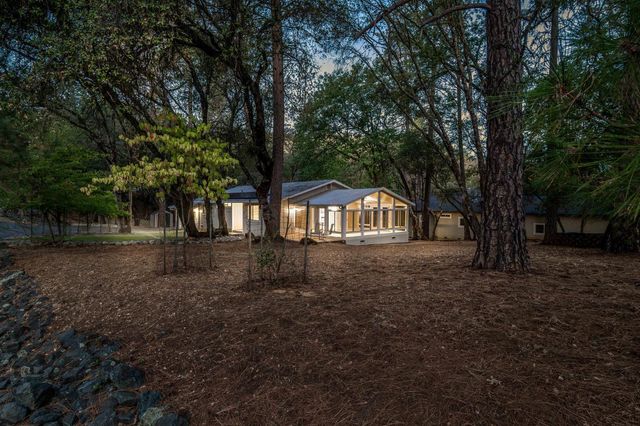 19651 Echo Blue Dr, Penn Valley, CA 95946