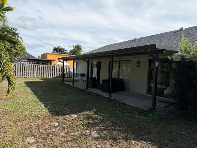 8611 NW 51st Ct, Lauderhill, FL 33351