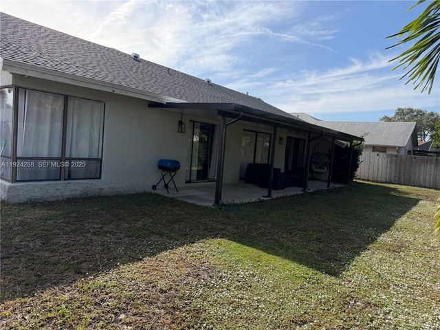 8611 NW 51st Ct, Lauderhill, FL 33351