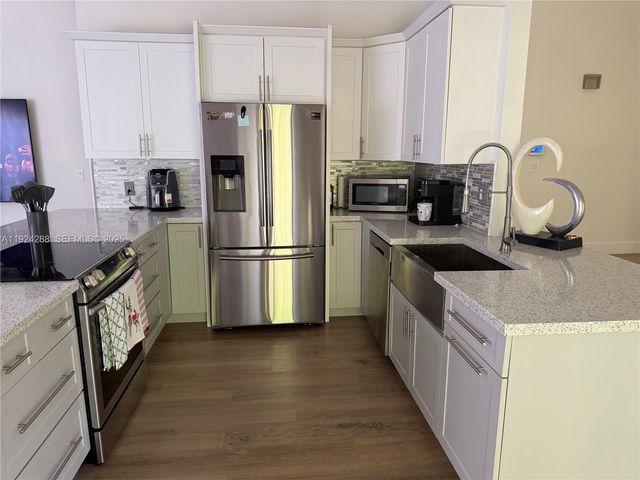 8611 NW 51st Ct, Lauderhill, FL 33351