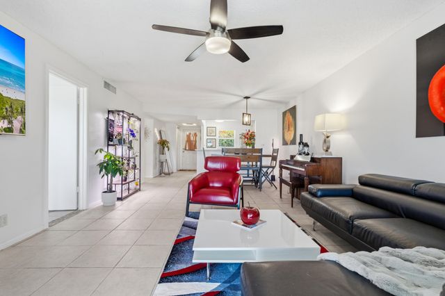 2700 Fiore Way 211, Delray Beach, FL 33445