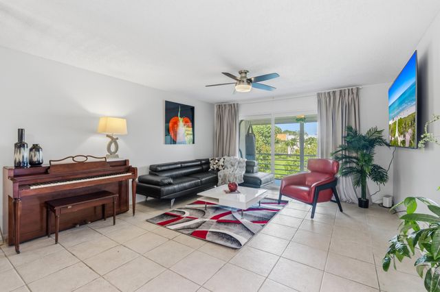 2700 Fiore Way 211, Delray Beach, FL 33445
