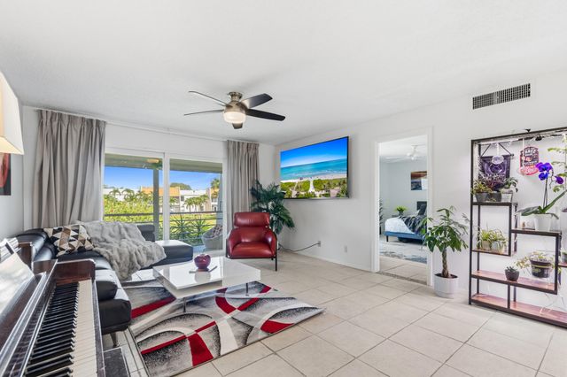 2700 Fiore Way 211, Delray Beach, FL 33445