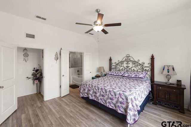 987 Adams, Chandler, TX 75758