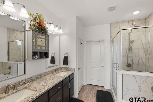 987 Adams, Chandler, TX 75758
