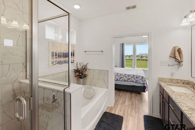 987 Adams, Chandler, TX 75758
