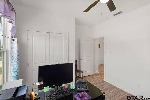 987 Adams, Chandler, TX 75758