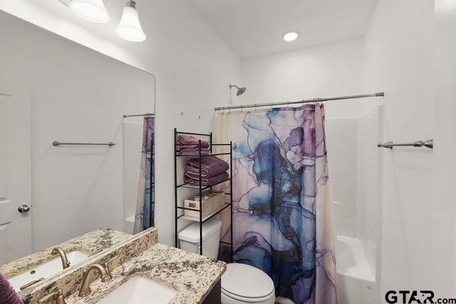 987 Adams, Chandler, TX 75758