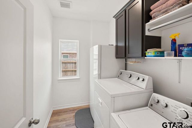 987 Adams, Chandler, TX 75758