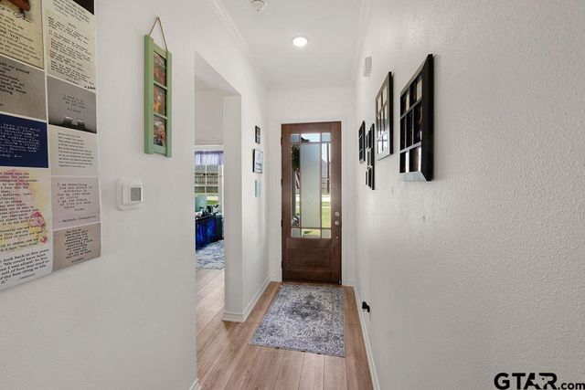 987 Adams, Chandler, TX 75758
