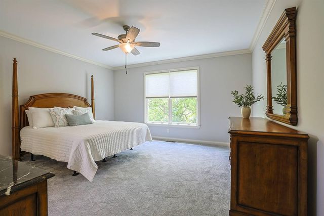 1011 Squire Valley Drive, Villa Hills, KY 41017