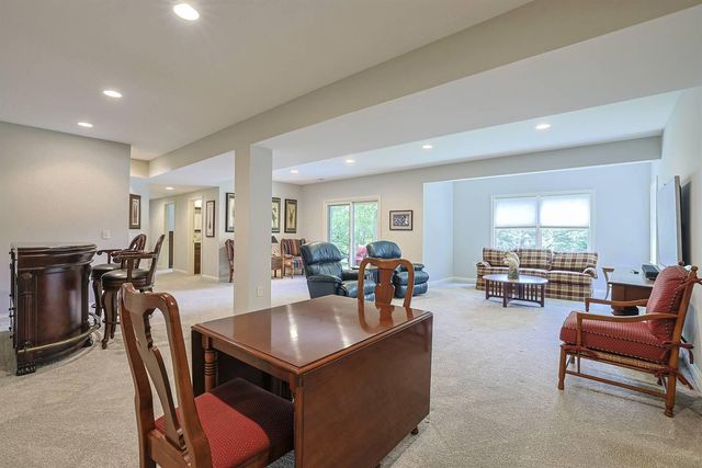 1011 Squire Valley Drive, Villa Hills, KY 41017