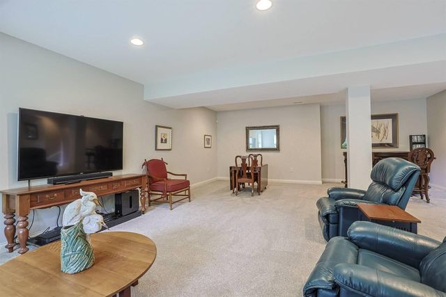 1011 Squire Valley Drive, Villa Hills, KY 41017
