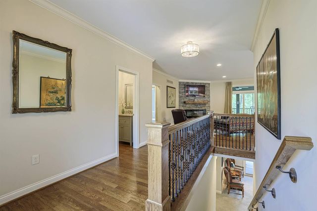 1011 Squire Valley Drive, Villa Hills, KY 41017